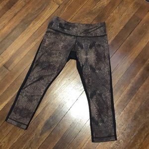 Lululemon women’s leggings size 6